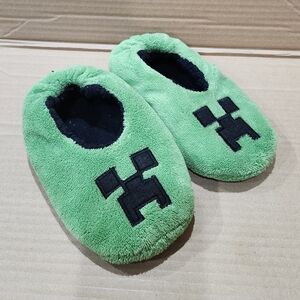 Size 13 Boys Minecraft Creeper Slippers